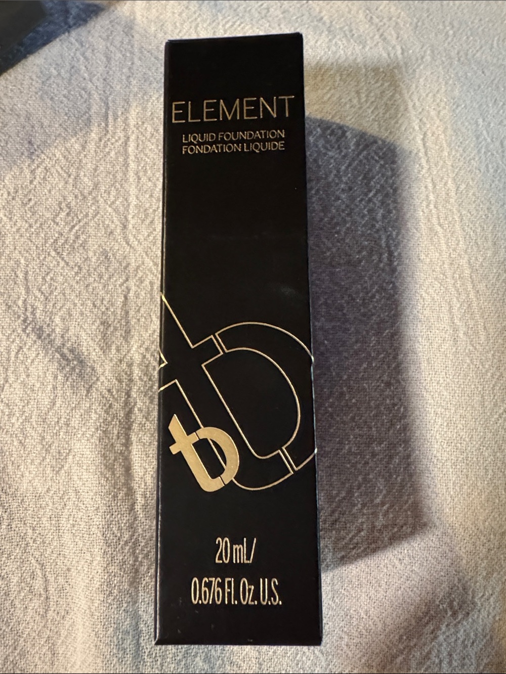Element Liquid Foundation Shade 130- Black & Gold Box